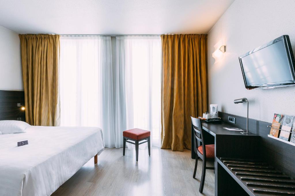 Escale Oceania Marseille Vieux Port - Superior Double Room With Old Port Side View