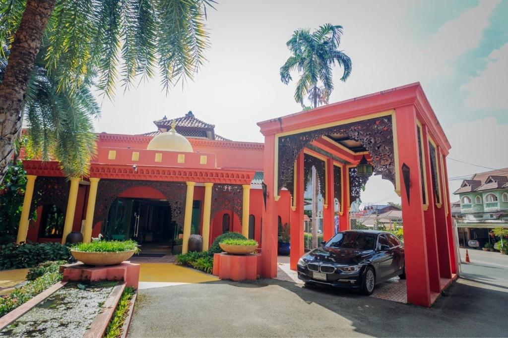 SHEIK ISTANA HOTEL CHIANGMAl - Resim 40