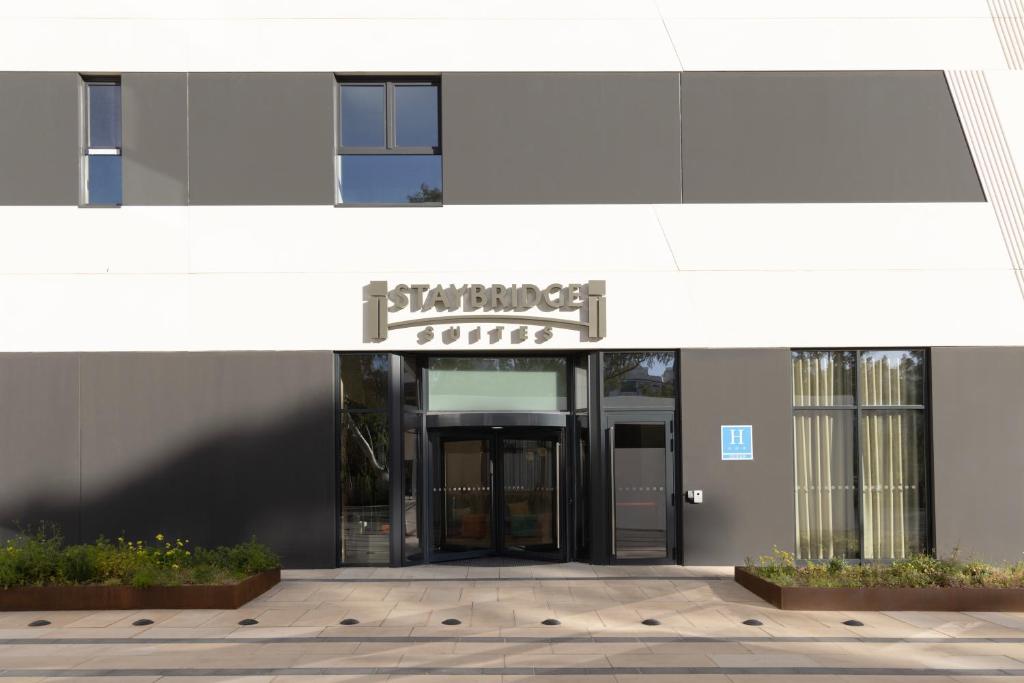 Staybridge Suites & Apartments Malaga by IHG - Resim 12