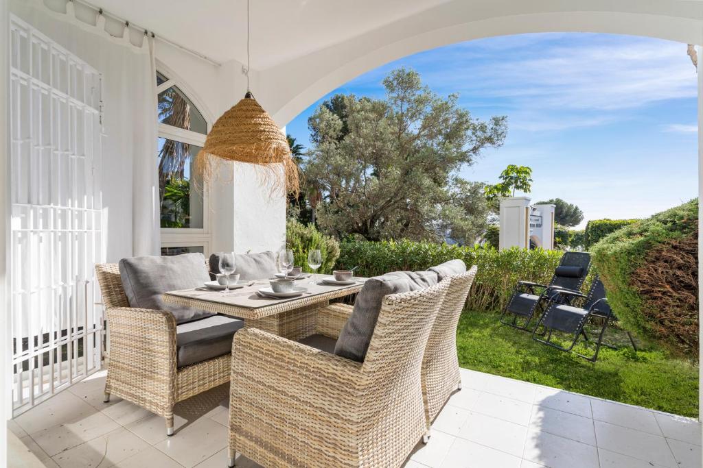 Posedenie v ubytovaní Miraflores house with garden and pool by Costarentals - Ref 125