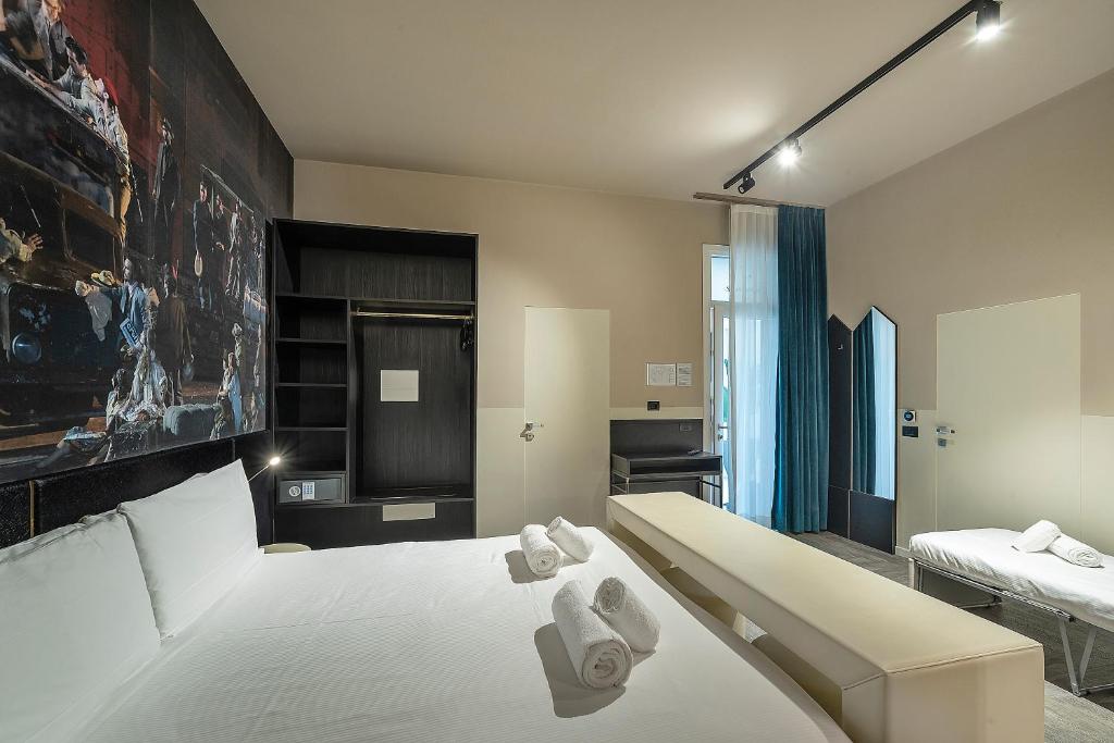 Theatrum Rooms and Suite - 
