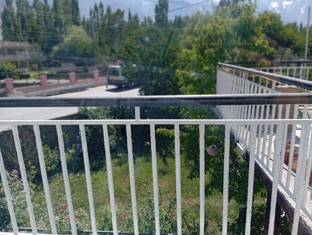 Rõdu või terrass majutusasutuses Stay in Skardu