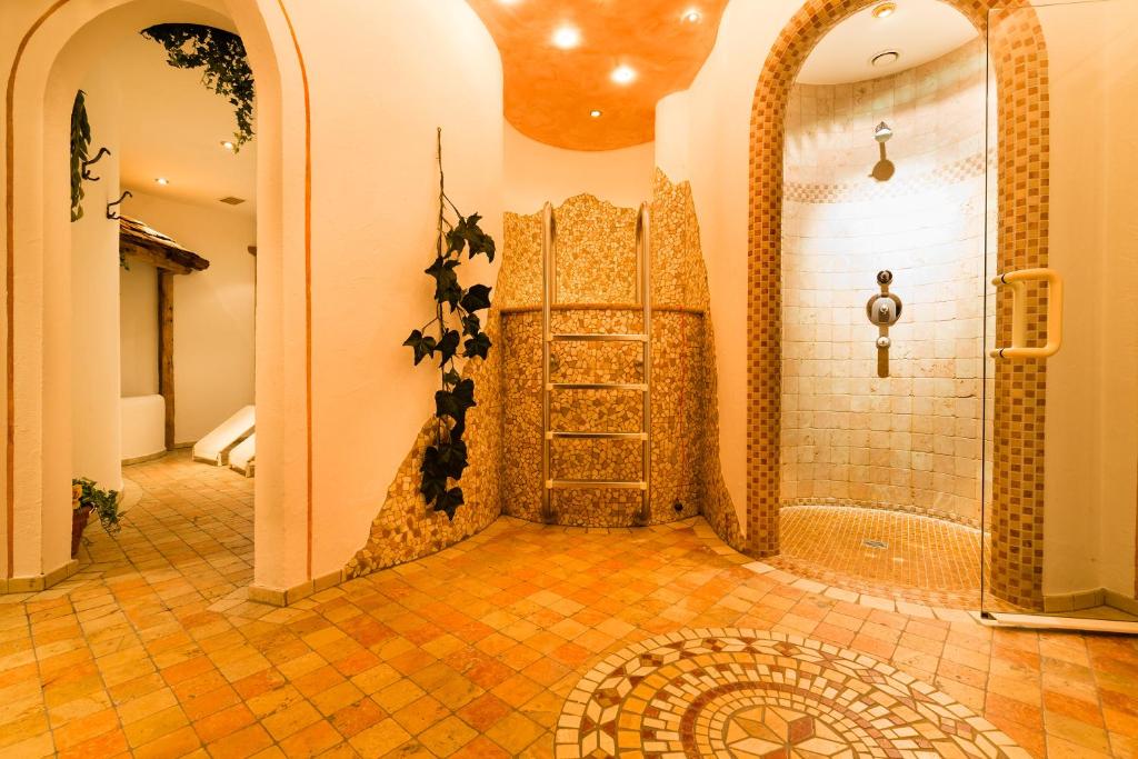 Koupelna v ubytování Hotel Rosenheim