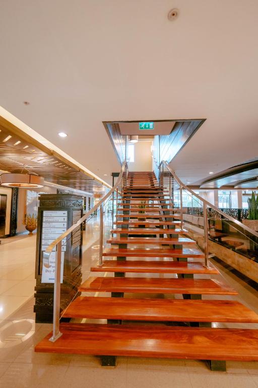 Mount Meru Hotel photo