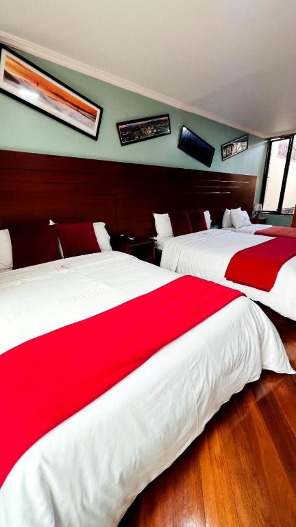 Postel nebo postele na pokoji v ubytování HOTEL MADURAI