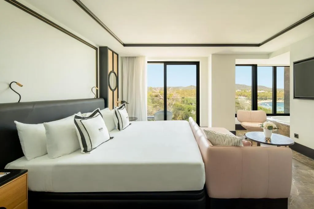 Studio Suite with Sea View