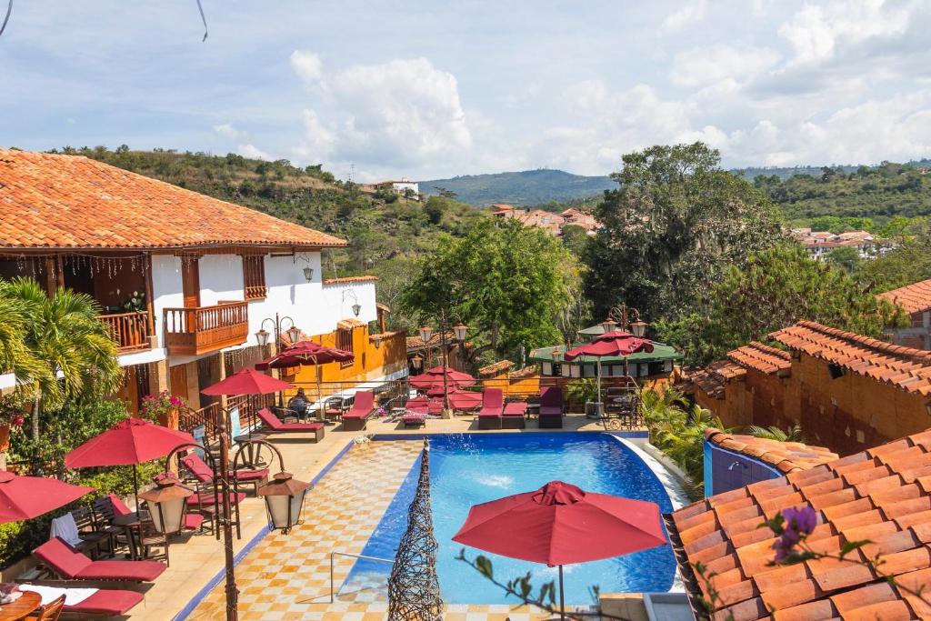 Bazén v ubytování Hotel Hicasua y Centro de Convenciones nebo v jeho okolí