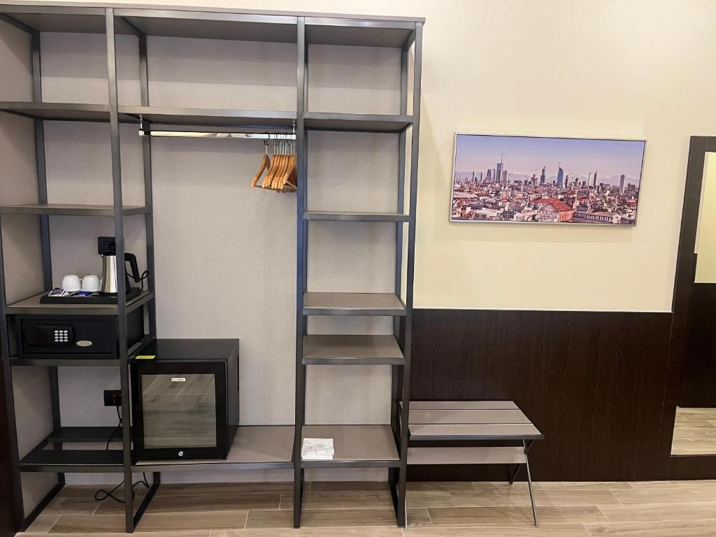 JR Hotels Bocconi Milano - Resim 26