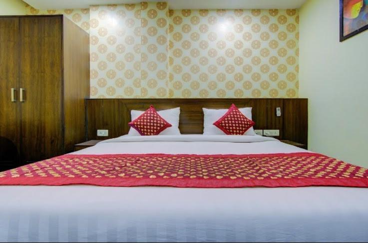 Postel nebo postele na pokoji v ubytování Hotel Armani Deluxe By SMART GROUP