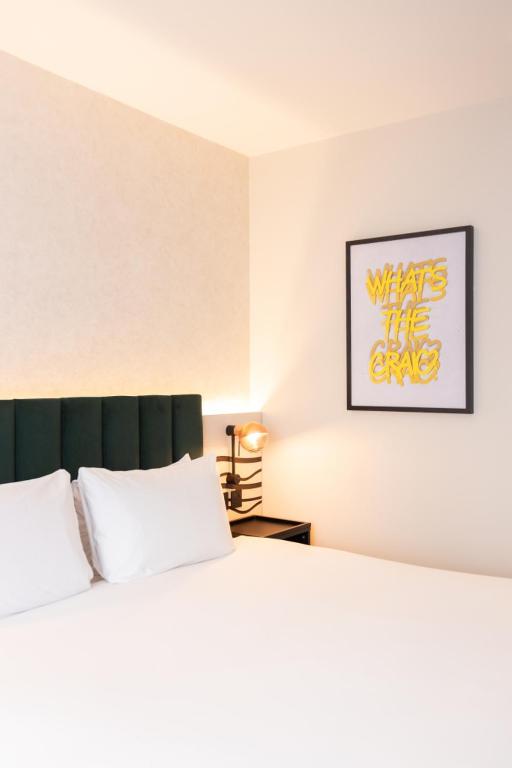 Postel nebo postele na pokoji v ubytování Leonardo Hotel Dublin Christchurch