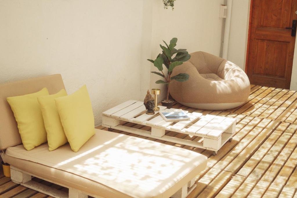 Posezení v ubytování Yogi hostels
