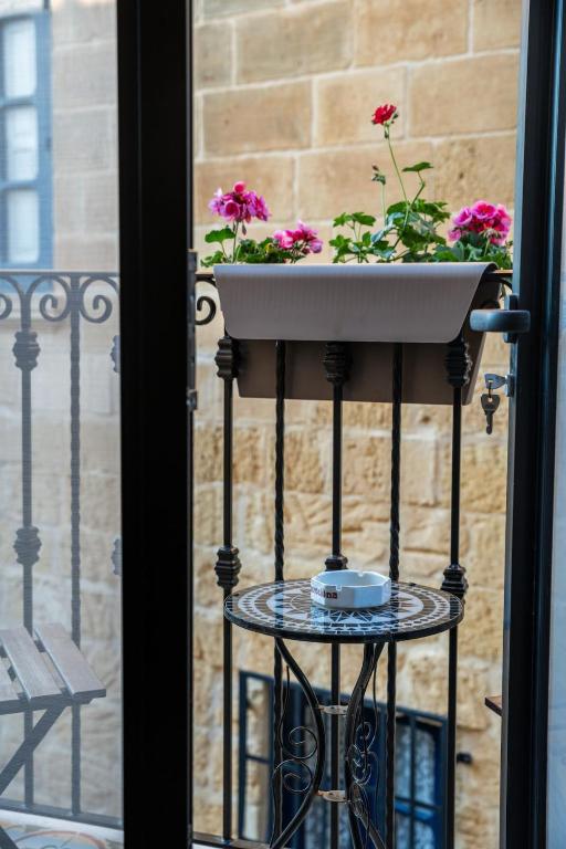 Balkón nebo terasa v ubytování Bell & Beam - A Timeless Gozitan Stay in Victoria