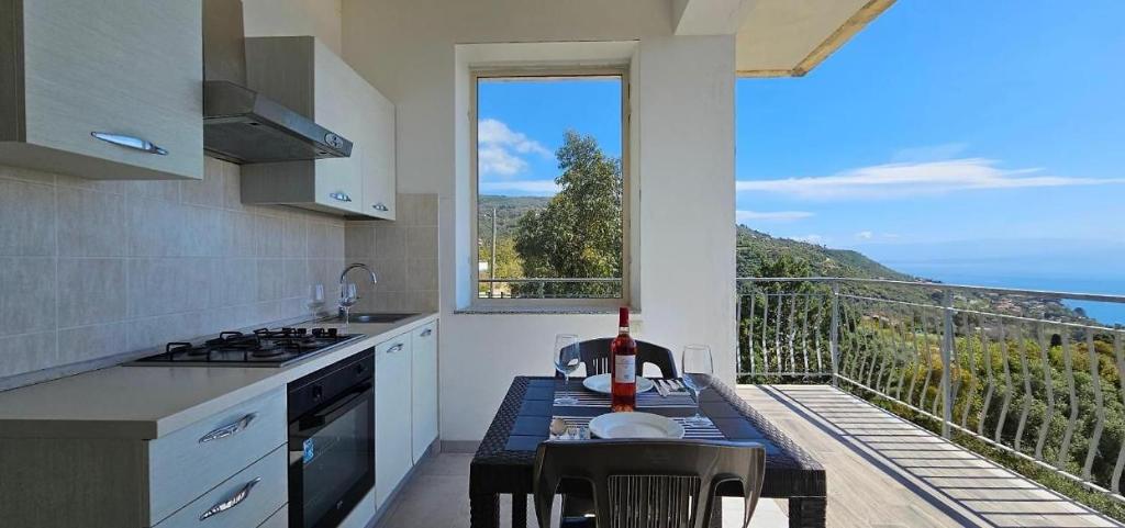 Agriturismo Le Ville con Piscina idromassaggio, Capo Vaticano - One-Bedroom Apartment With Balcony And Sea View