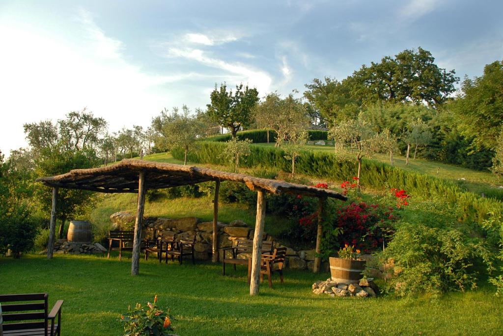 Vonkajšia záhrada v ubytovaní Podere Campriano Winery Adult only