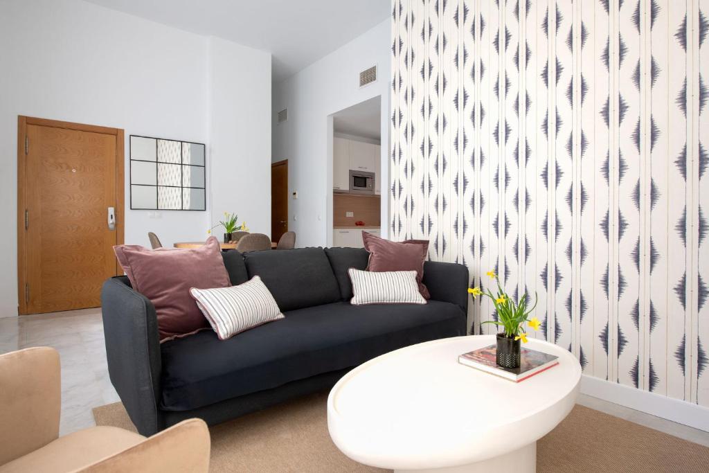 Arenal Carreteria Deluxe Suites by Valcambre