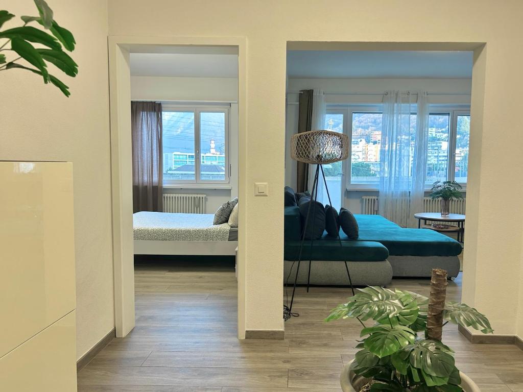 Spacious & Stylish Apartment - Partial Lake View - Resim 15