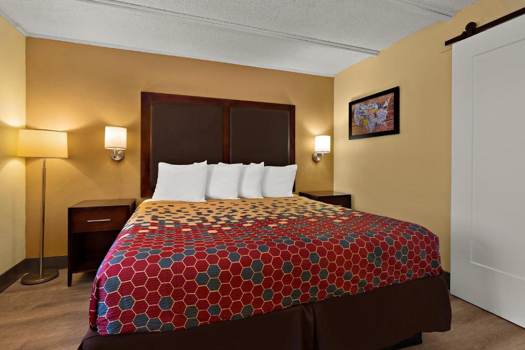 Kings House Motor Hotel, a Dazzler Select by Wyndham photo