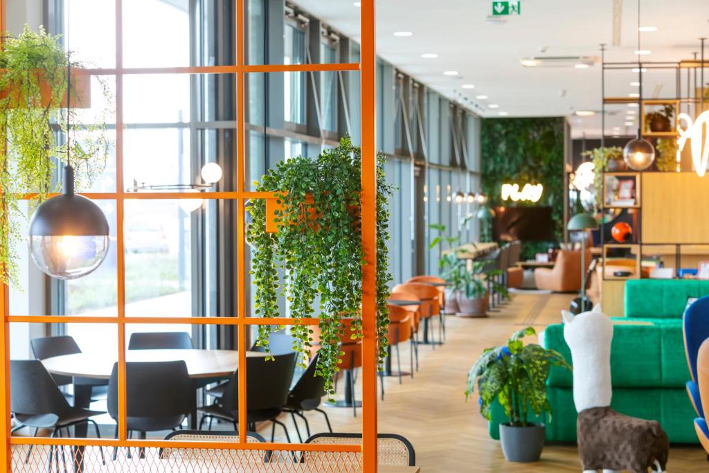 LOGINN Hotel Köln Airport - Resim 2