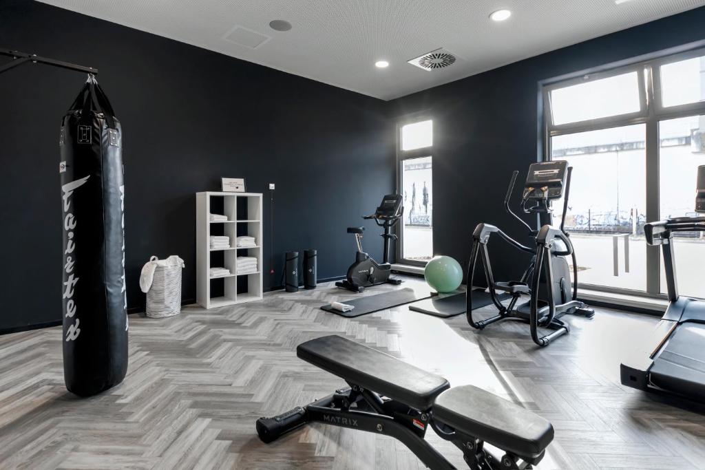 LOGINN Hotel Köln Airport - Resim 44