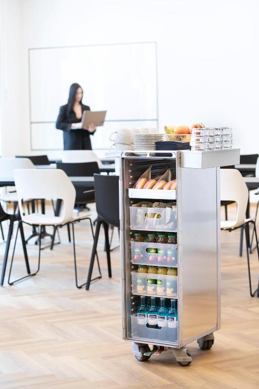 LOGINN Hotel Köln Airport - Resim 41