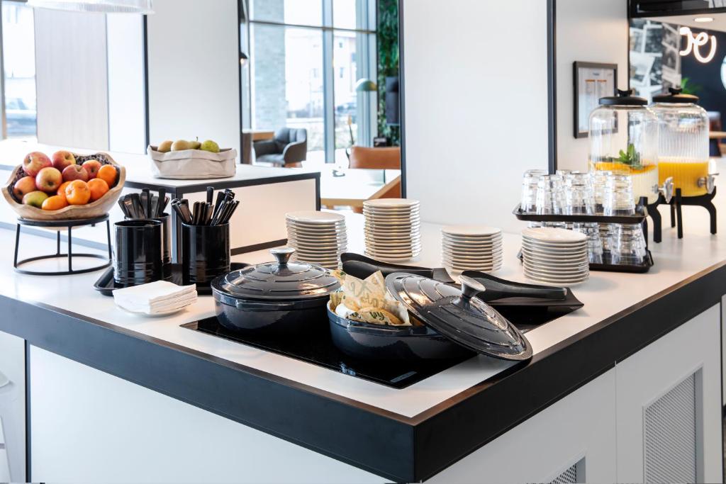 LOGINN Hotel Köln Airport - Resim 39