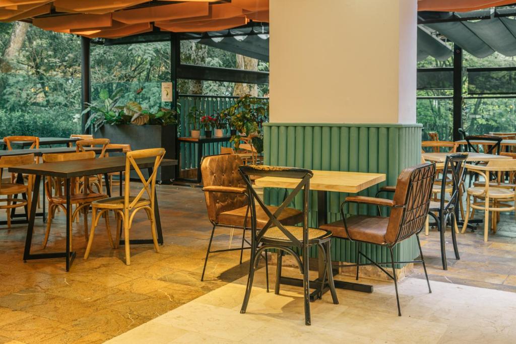 Restaurace v ubytování Cafe Hotel Medellín