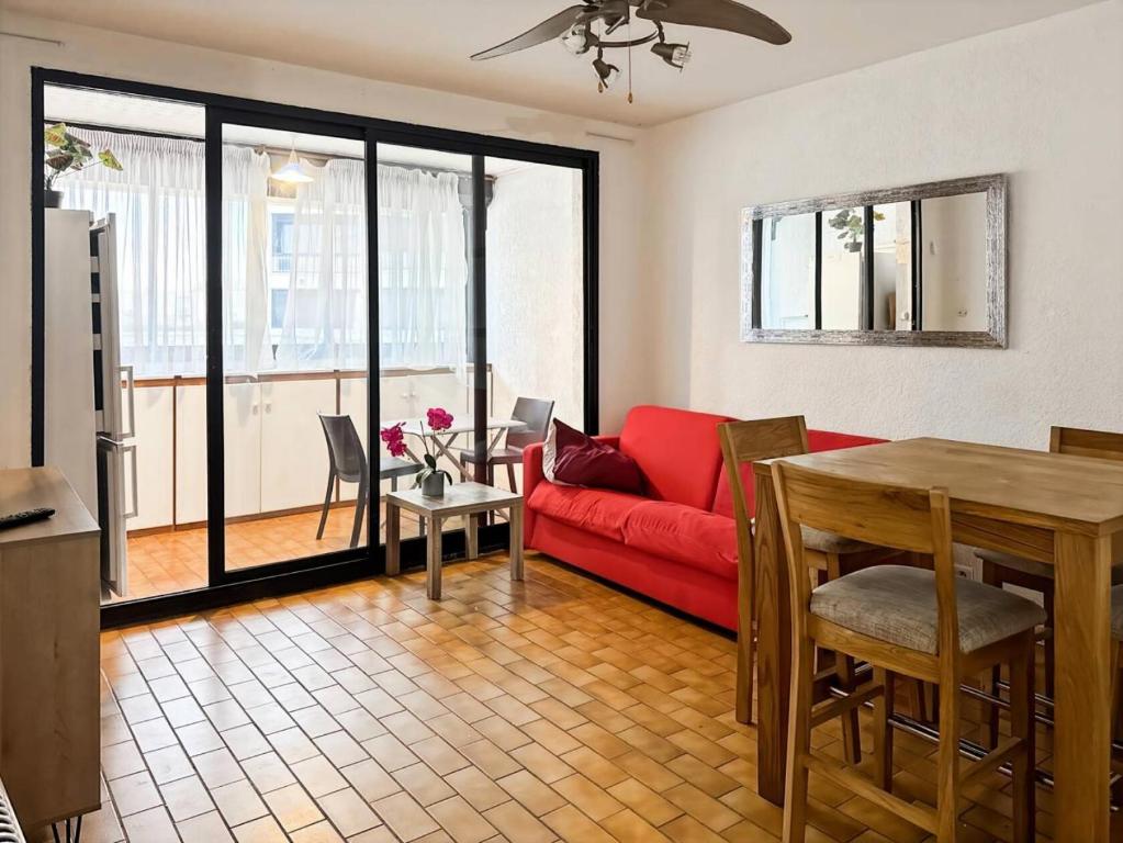 Photo de la galerie de l'établissement Résidence Le Triangle Dela Baronie - Appartement T2 au grau du roi MAE-7001, au Grau-du-Roi