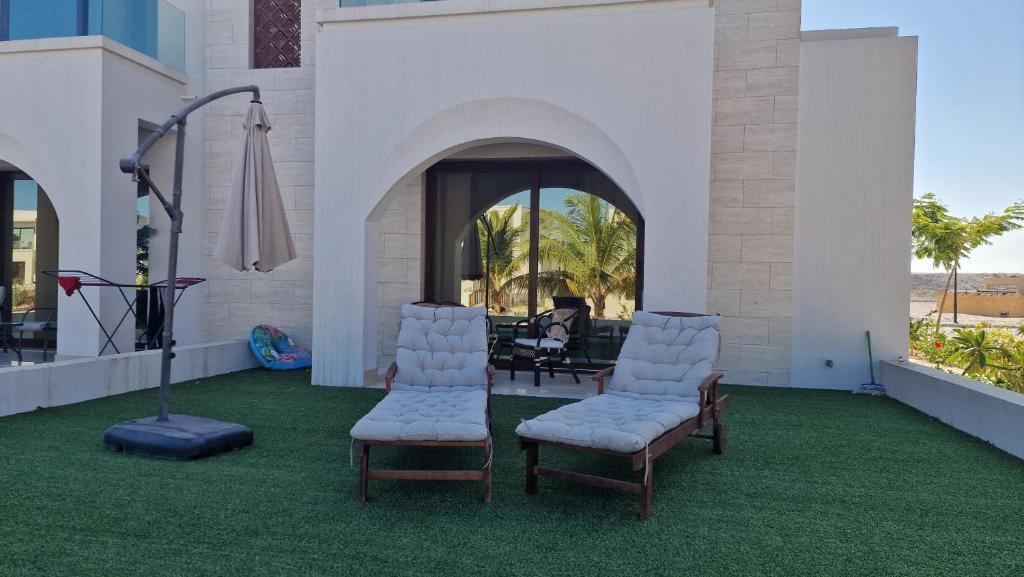 Posezení v ubytování Hawana Salalah Poolside Apartment