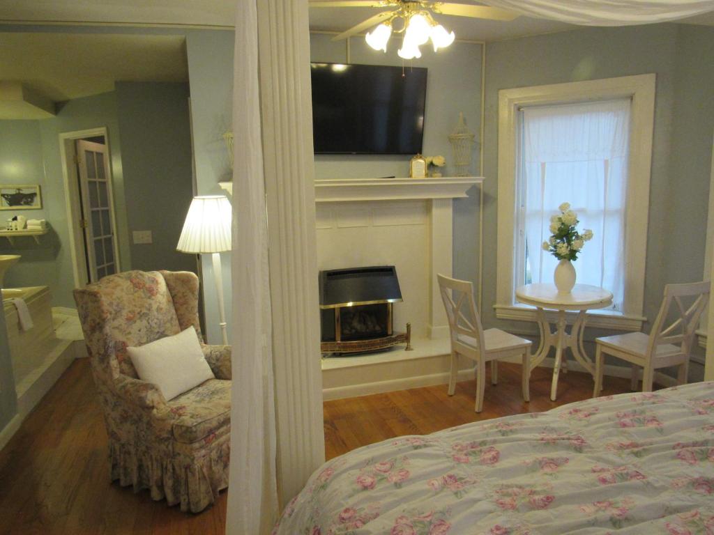 The Riter Mansion - Deluxe King Room