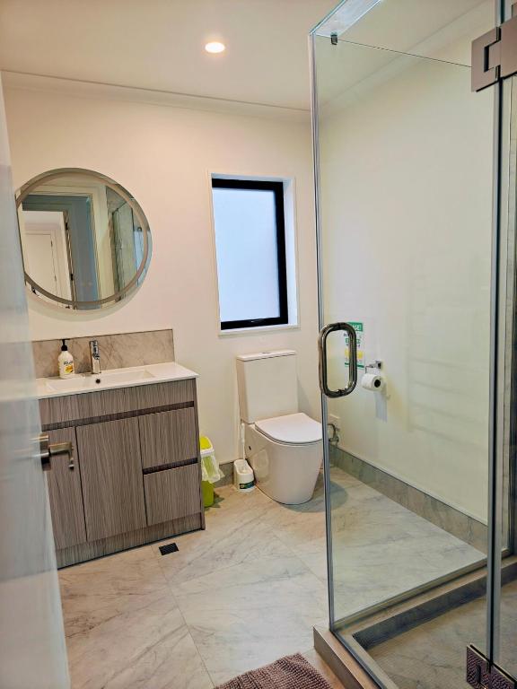 Spacious Getaway in Cambridge - 4 Bedrooms House with 3 bathrooms - Resim 18