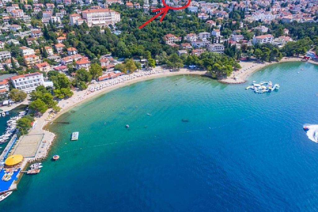 Apartments with parking space Crikvenica - 23997