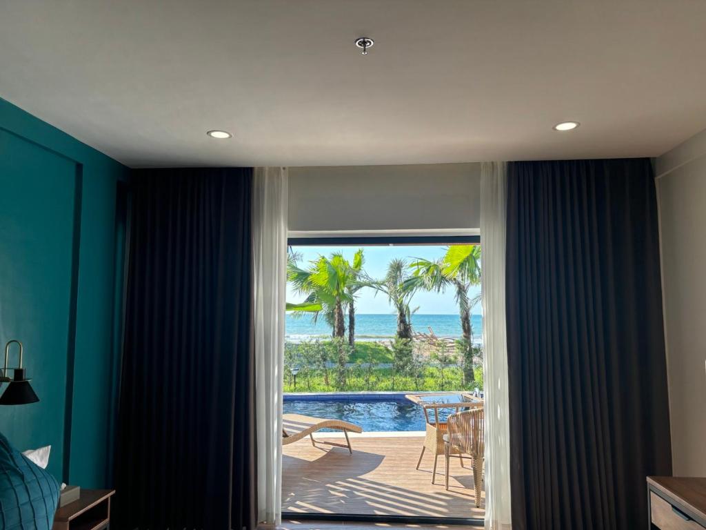Bazén v ubytování Hudor Resort - Bauang, La Union nebo v jeho okolí