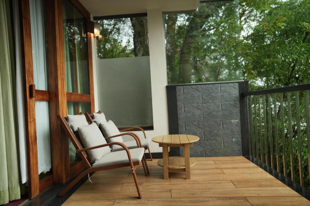 Balkón nebo terasa v ubytování Wayanad Silverwoods Forest Resort & Spa