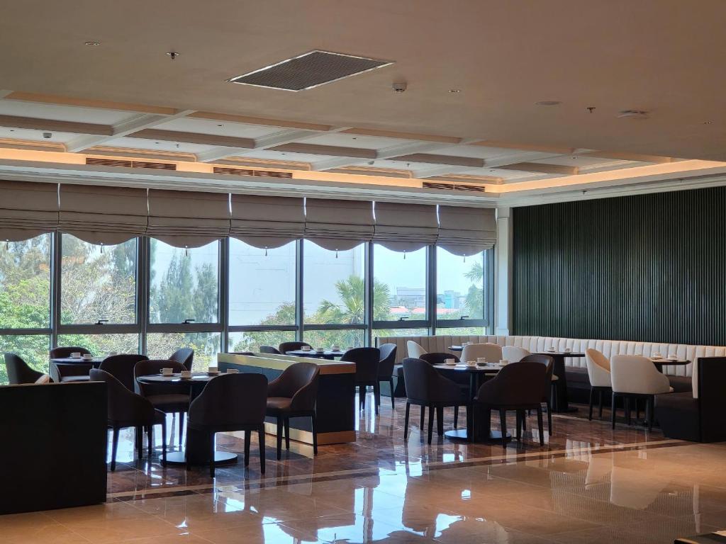 Restaurace v ubytování Cosmo Stars Hotel Bạc Liêu