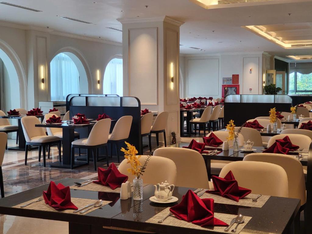 Restaurace v ubytování Cosmo Stars Hotel Bạc Liêu