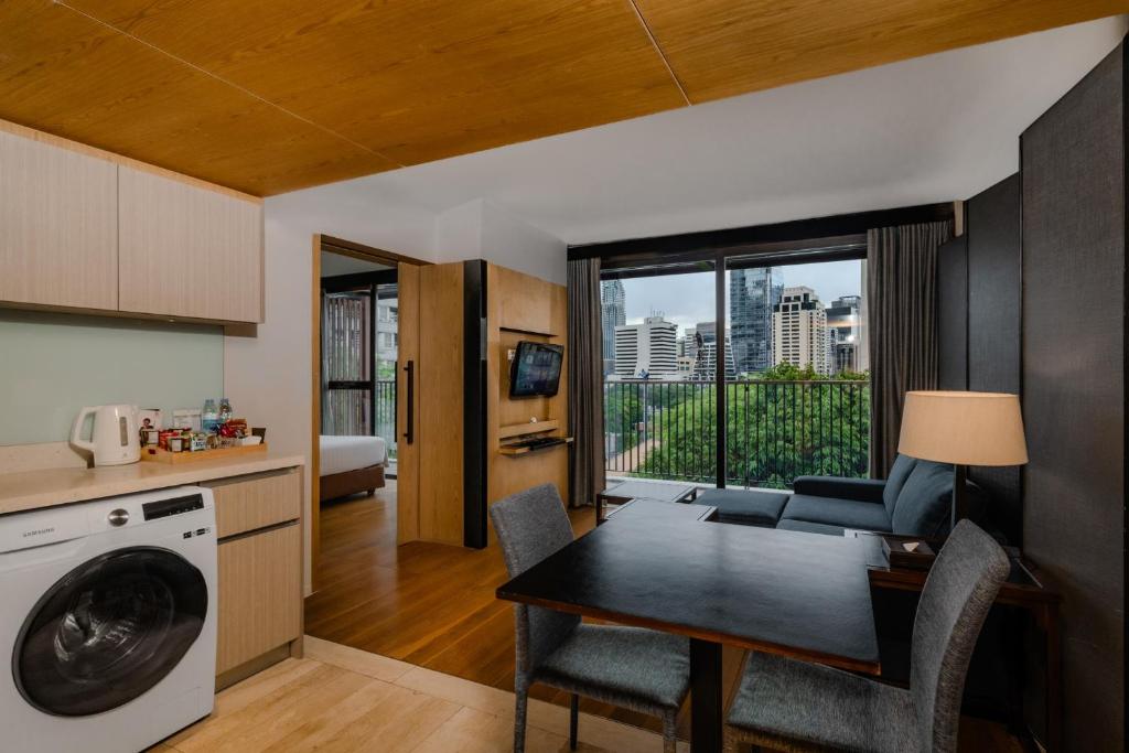لابی و فضای عمومی Arcadia Suites Ploenchit Bangkok - تصویر ۵