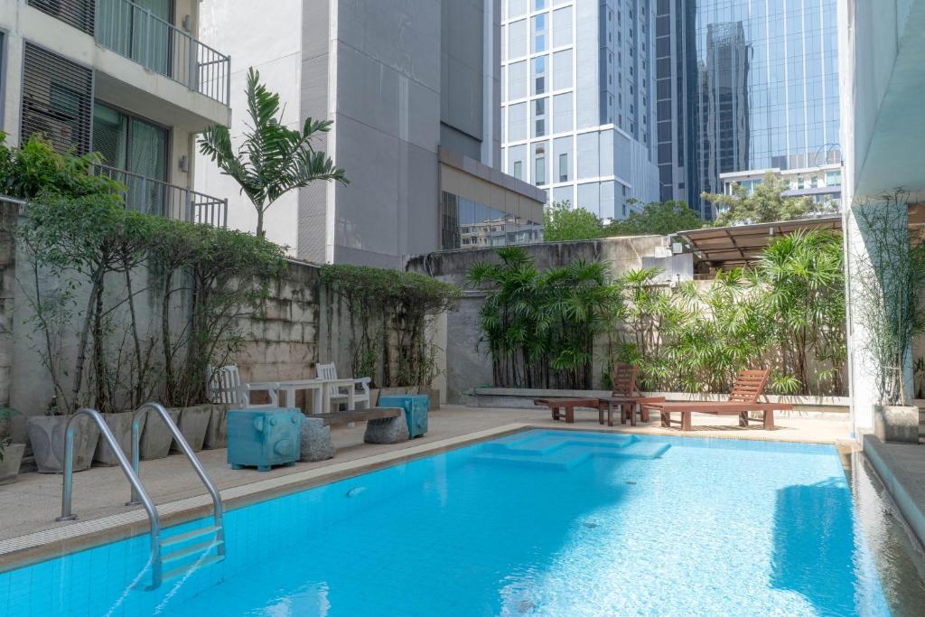 Journeyhub Sukhumvit 26, Bangkok - Formerly St James Hotel - Resim 14