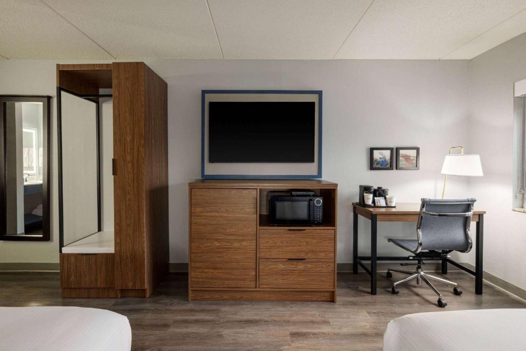 AmericInn by Wyndham Lincoln South - Queen-Zimmer Mit Zwei Queen-Betten