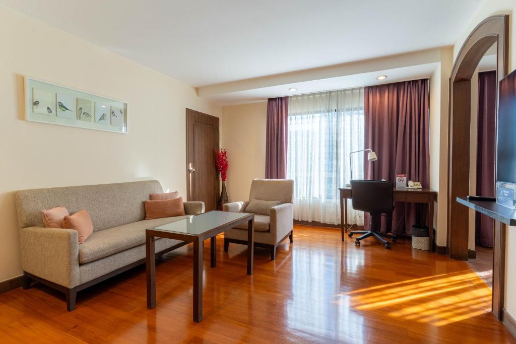 Journeyhub Sukhumvit 26, Bangkok - Formerly St James Hotel - Resim 22