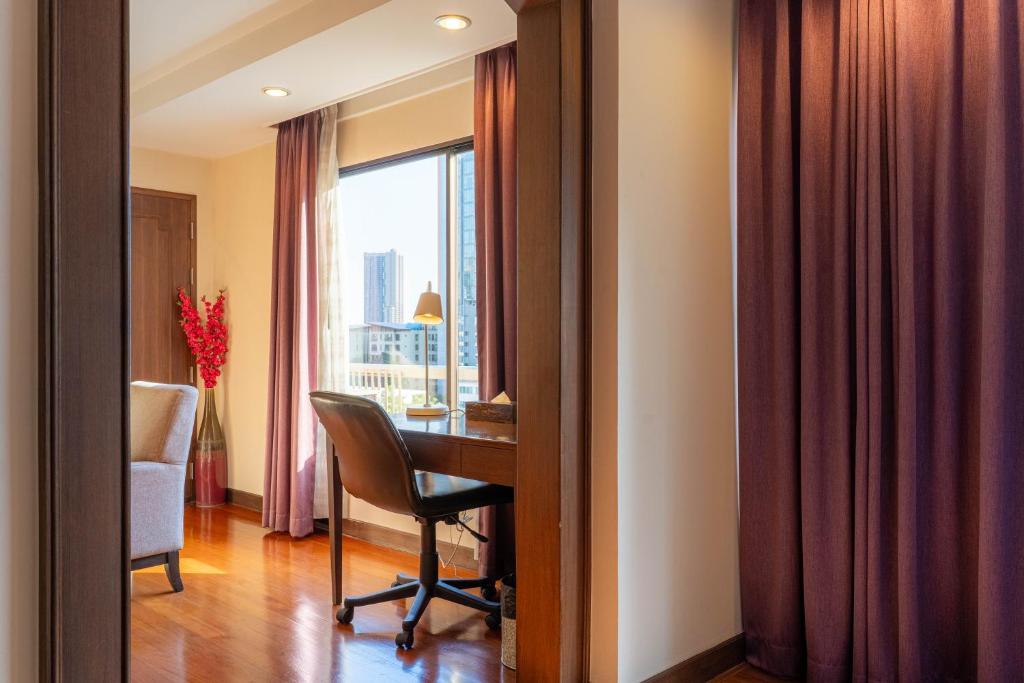 Journeyhub Sukhumvit 26, Bangkok - Formerly St James Hotel - Resim 27