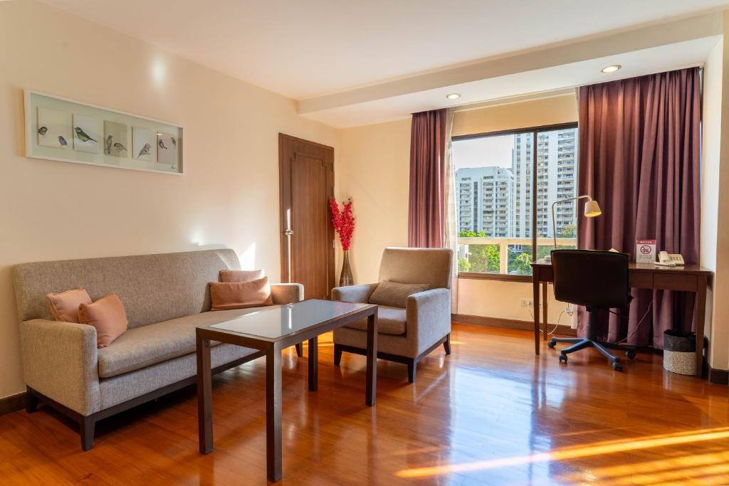 Journeyhub Sukhumvit 26, Bangkok - Formerly St James Hotel - Resim 31