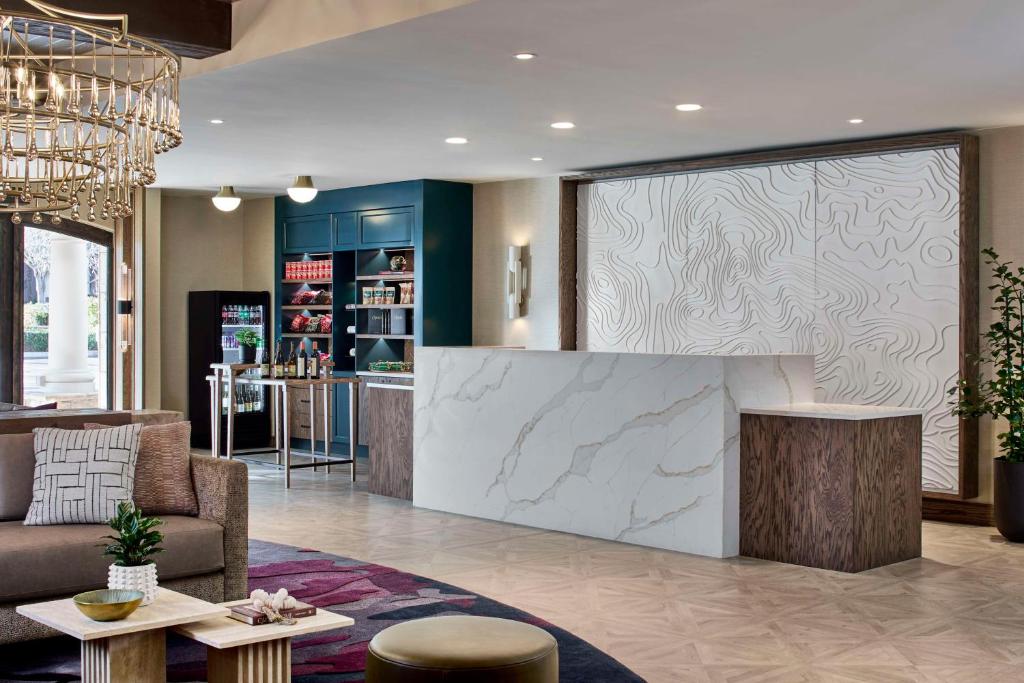 Bellasera Hotel & Suites Paso Robles, Tapestry by Hilton的休息区