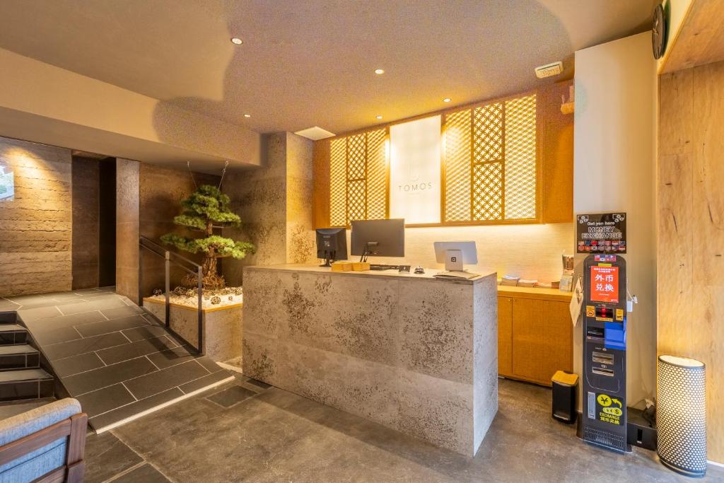 Kuchyň nebo kuchyňský kout v ubytování HOTEL TOMOS ASAKUSA