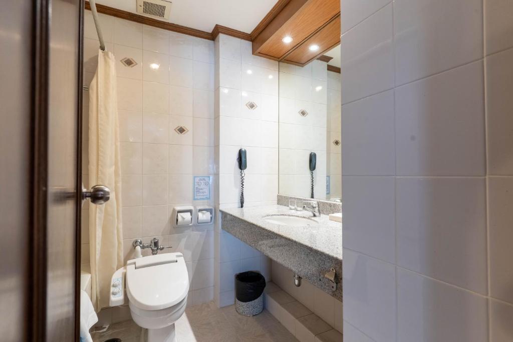 Journeyhub Sukhumvit 26, Bangkok - Formerly St James Hotel - Resim 35