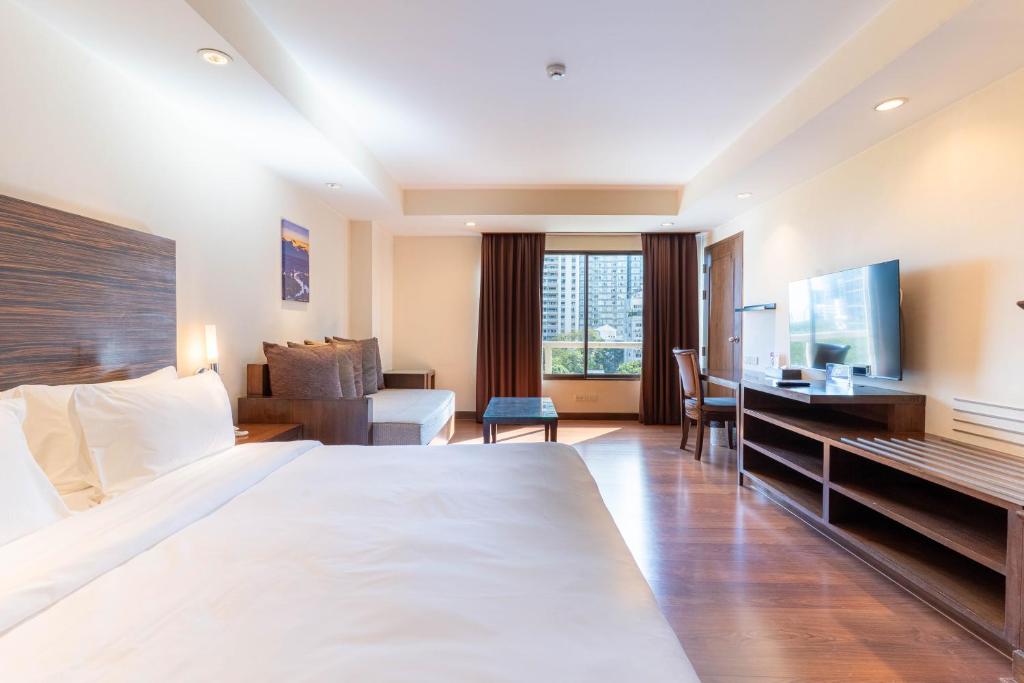 Journeyhub Sukhumvit 26, Bangkok - Formerly St James Hotel - Resim 32