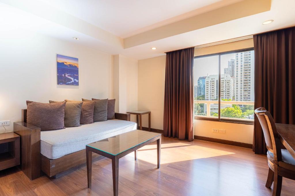 Journeyhub Sukhumvit 26, Bangkok - Formerly St James Hotel - Resim 39