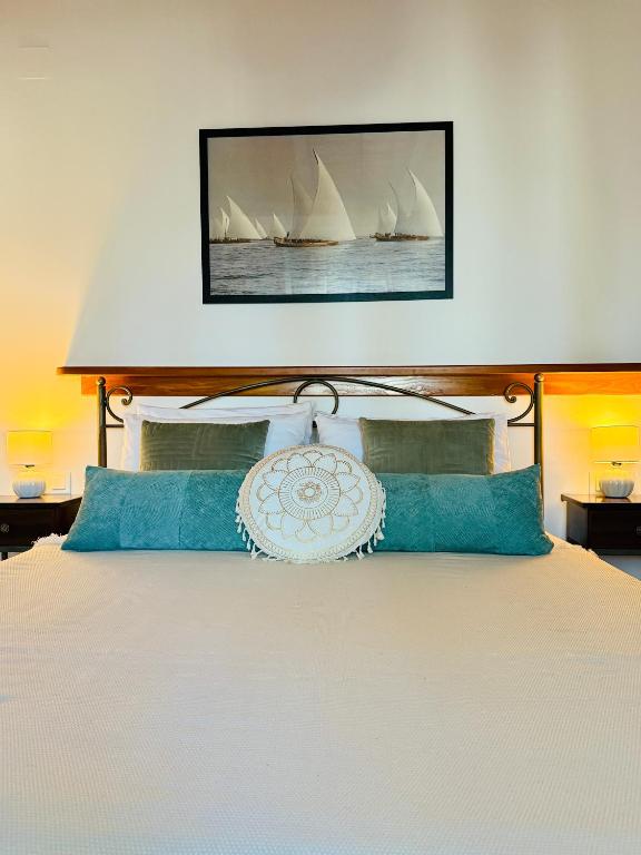 Postel nebo postele na pokoji v ubytování La Vista Residence - 5 BDS, 2 private swimming pools, stunning sea views only 10 minutes from Corfu Town's Centre