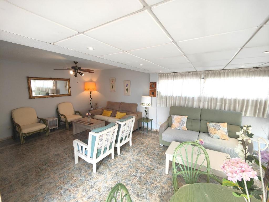 Posezení v ubytování APARTAMENTOS TURISTICOS SEVIRO Benidorm
