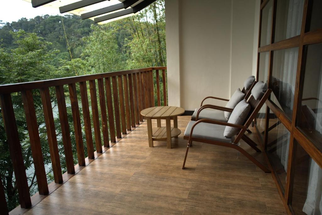 Balkón nebo terasa v ubytování Wayanad Silverwoods Forest Resort & Spa
