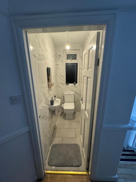 Koupelna v ubytování Elegant Estates Humble Abode Room 1
